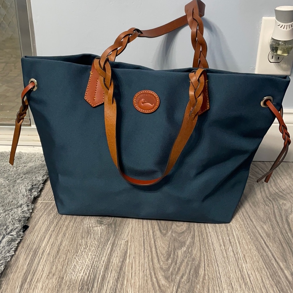 Dooney & Bourke Tote